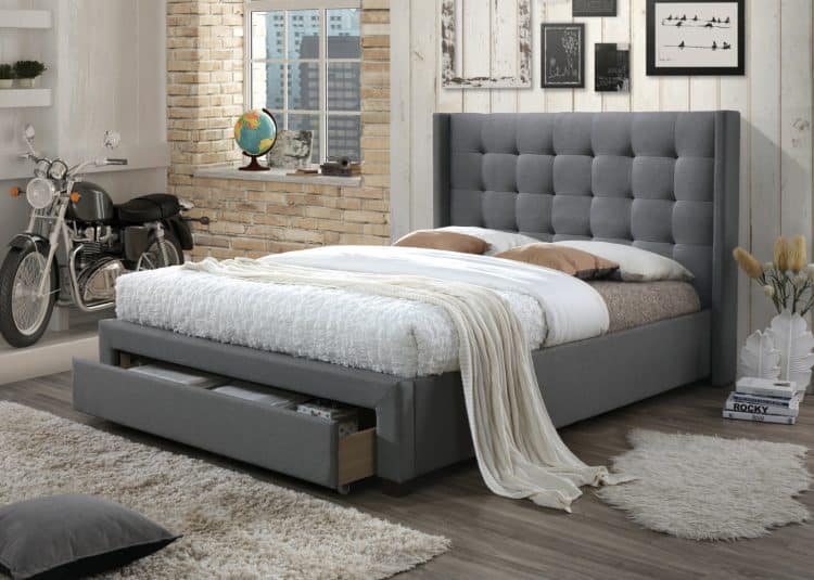 Louisiana dobbeltseng med sengegavl og madrass 180x200x18